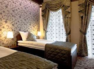 Отель Hotel-Restauracja Platan Хшанув Двухместный номер с 1 кроватью или 2 отдельными кроватями-2